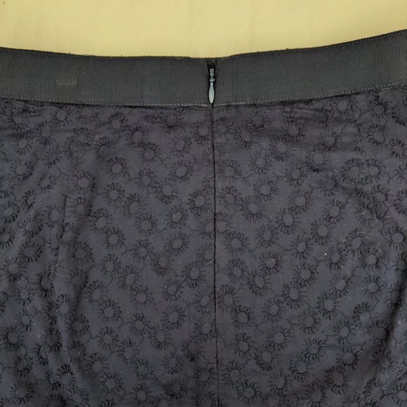 J.Crew Eyelet Pencil Skirt - Navy Blue 100% Cotton - Picture 2 of 6